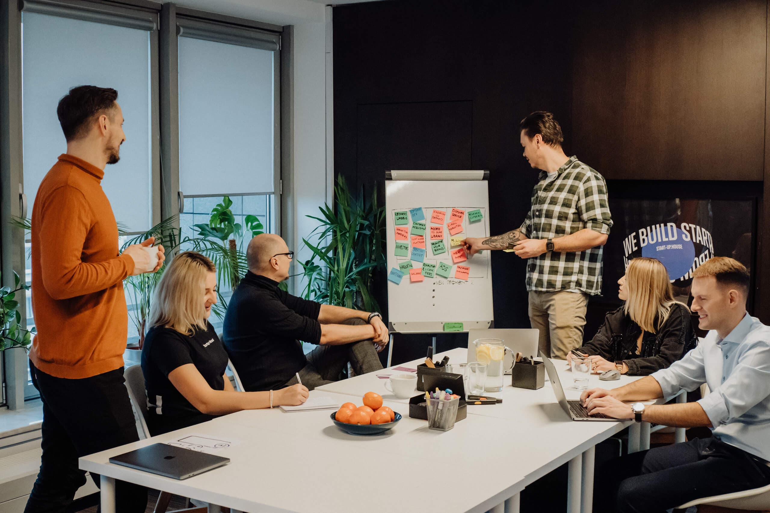 What's the Difference Between Agile and Waterfall Methodologies?